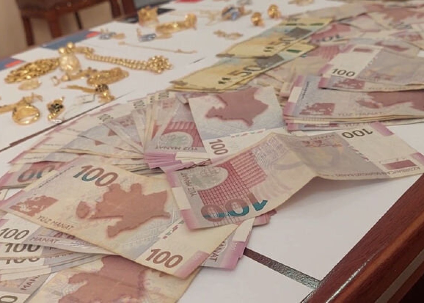 Masazırda evdən 29 minlik oğurluq edildi
