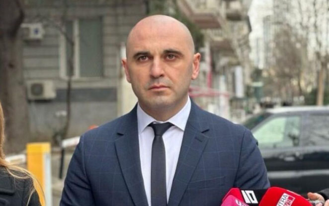 Ana müxalifət partiyasının sədri istefa verdi 
