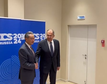 Lavrov Çinin xarici işlər naziri ilə görüşüb - VİDEO