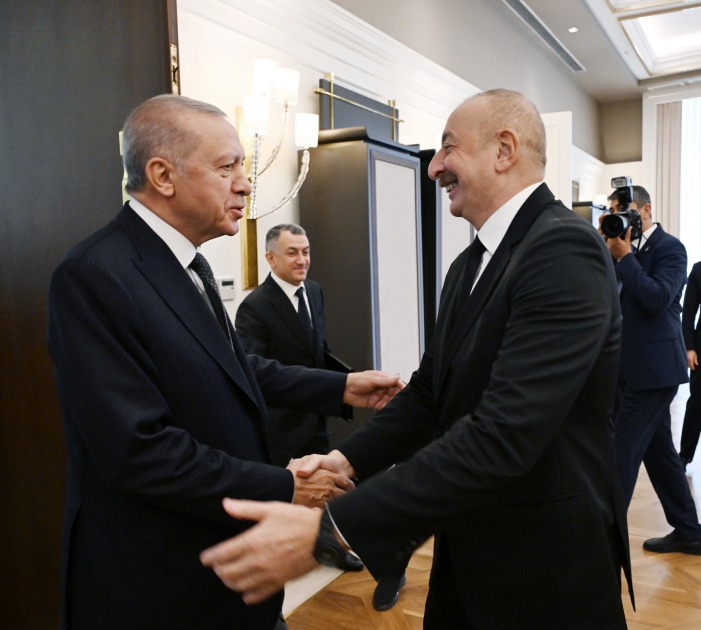 Azərbaycan və Türkiyə prezidentləri Esenboğa Hava Limanında görüşüblər