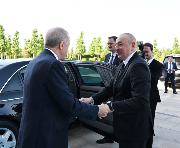 İlham Əliyevin Türkiyəyə səfəri başa çatdı 