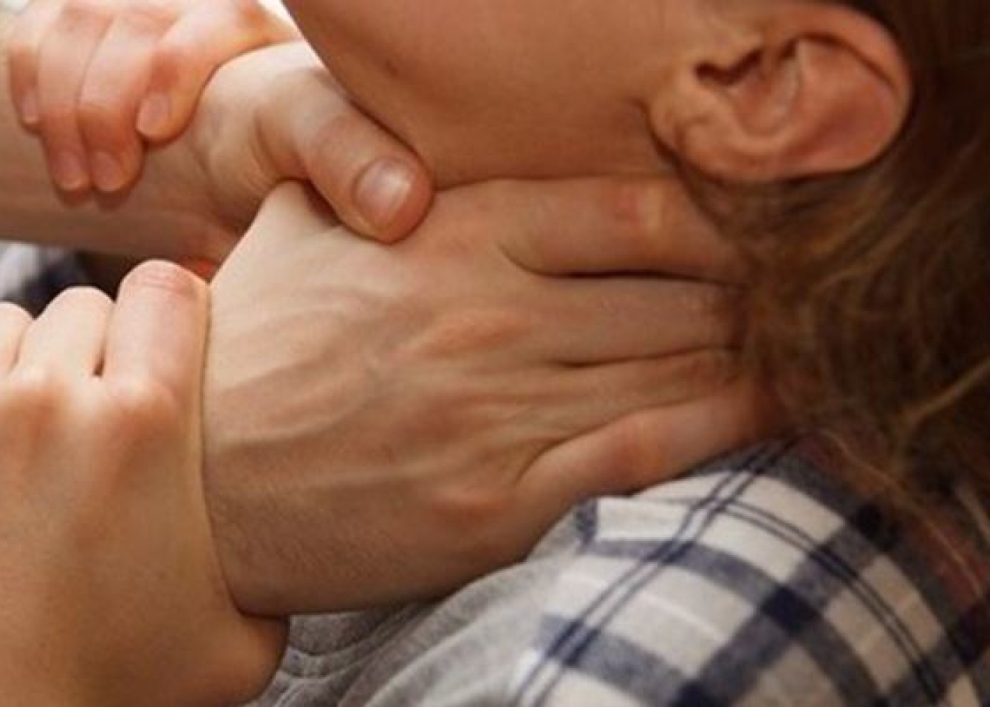 Arvadını boğaraq öldürən qısqanc ər tutuldu