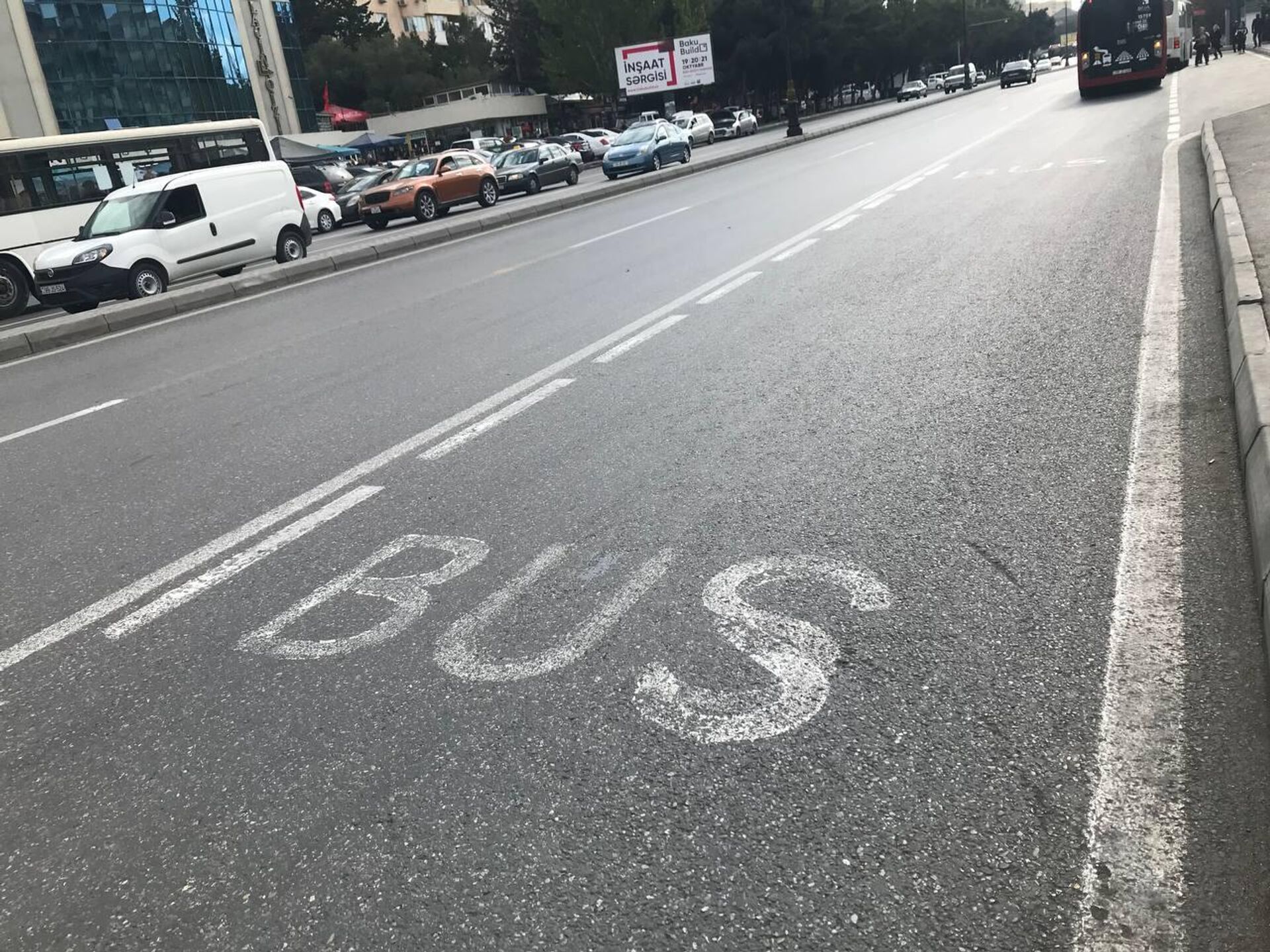 Avtobus və velosiped zolaqlarına çıxanların cərimələri ARTIRILIR