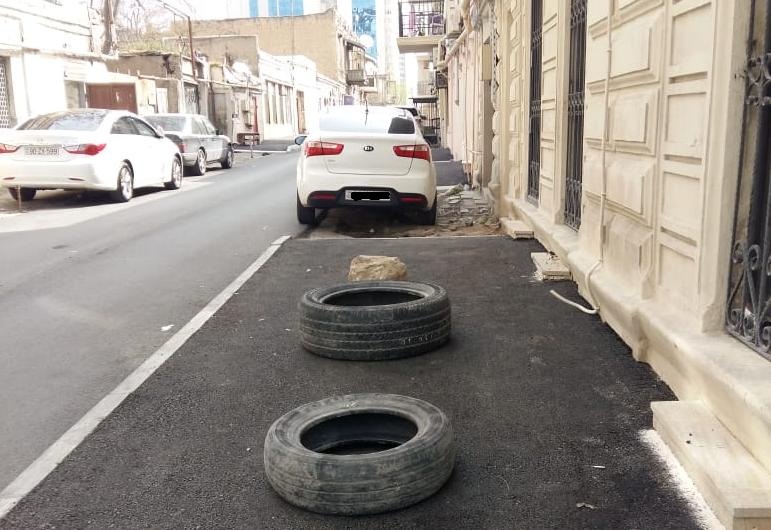 Səkilərdə maşın saxlayanlar CƏRİMƏLƏNƏCƏK