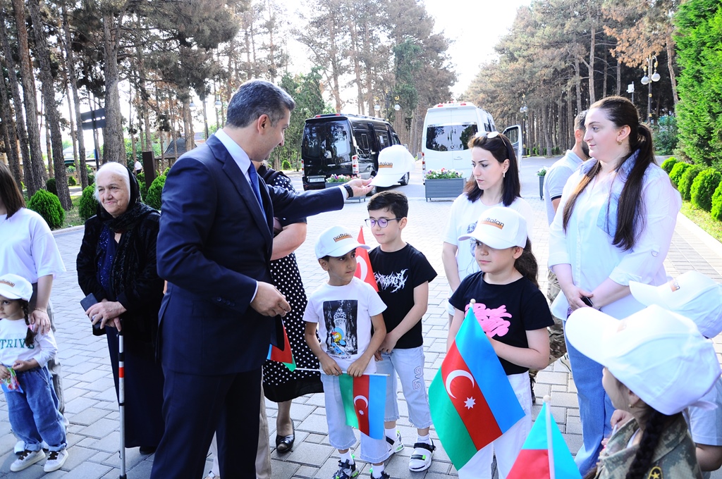 Naftalanlı Şəhid və qazi ailələri Şuşaya səfər ediblər - FOTO