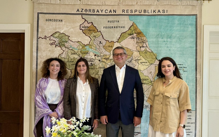Xəzər İbrahim azərbaycanlı gənclərlə görüşdü