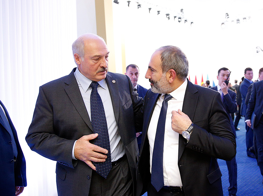 Paşinyandan Lukaşenkoya sərt sözlər: O prezident olduğu müddətcə...