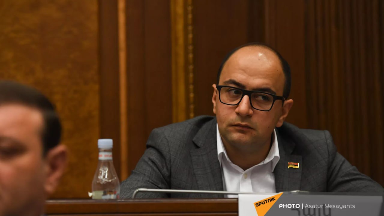 Ermənistanda müxalif deputat KTMT ilə bağlı siyasəti tənqid edib