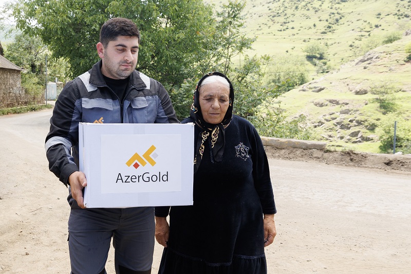Daşkəsəndə aztəminatlı ailələrə bayram sovqatları təqdim edilib - FOTO