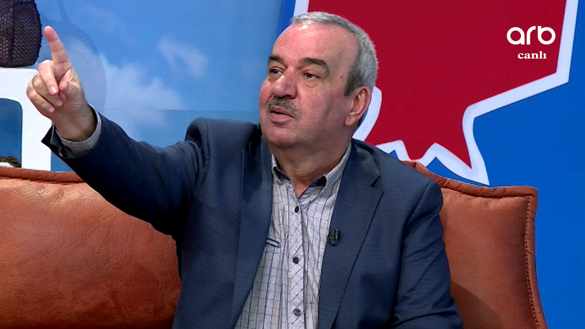 “Qızım Amerikada evləndi, toyda iştirak edə bilmədik” - Meyxanaçı