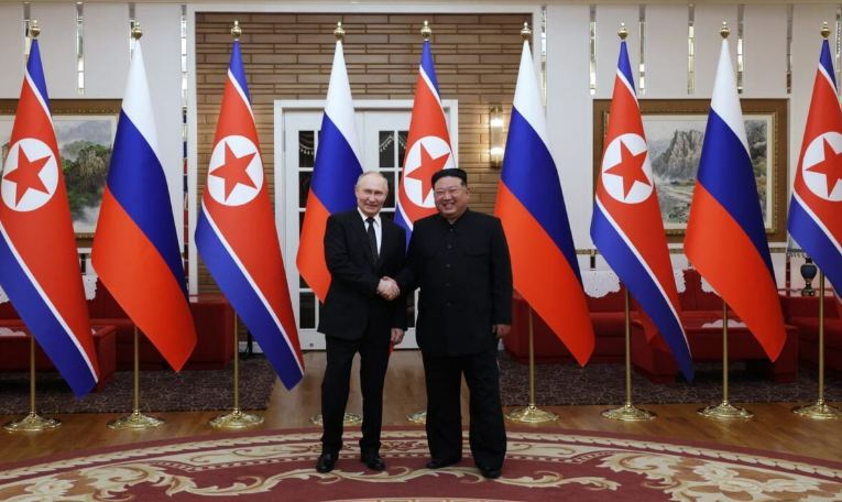 24 ildən sonra: Kim Çen İnə maşın, Putinə silah... - TƏHLİL