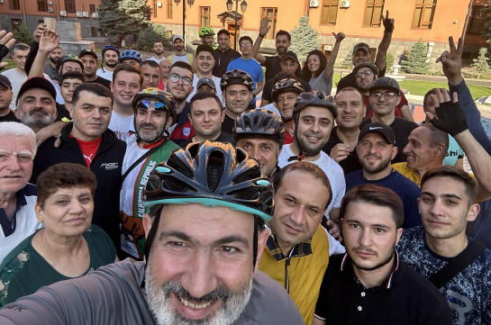 Paşinyanın başı velosiped sürməyə qarışıb - O, yeni qərarını açıqladı