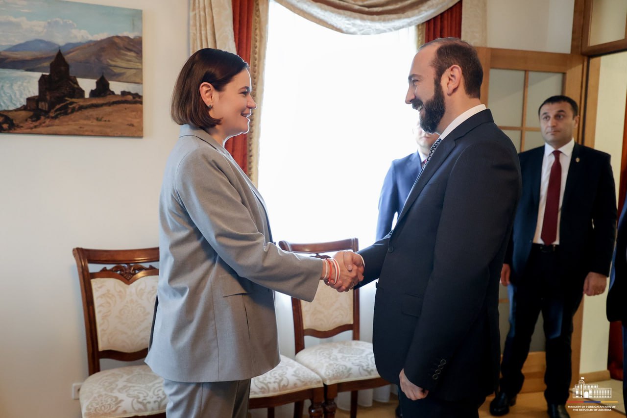 Mirzoyan Belarusun mühacir müxalifət lideri Tixanovskaya ilə görüşüb