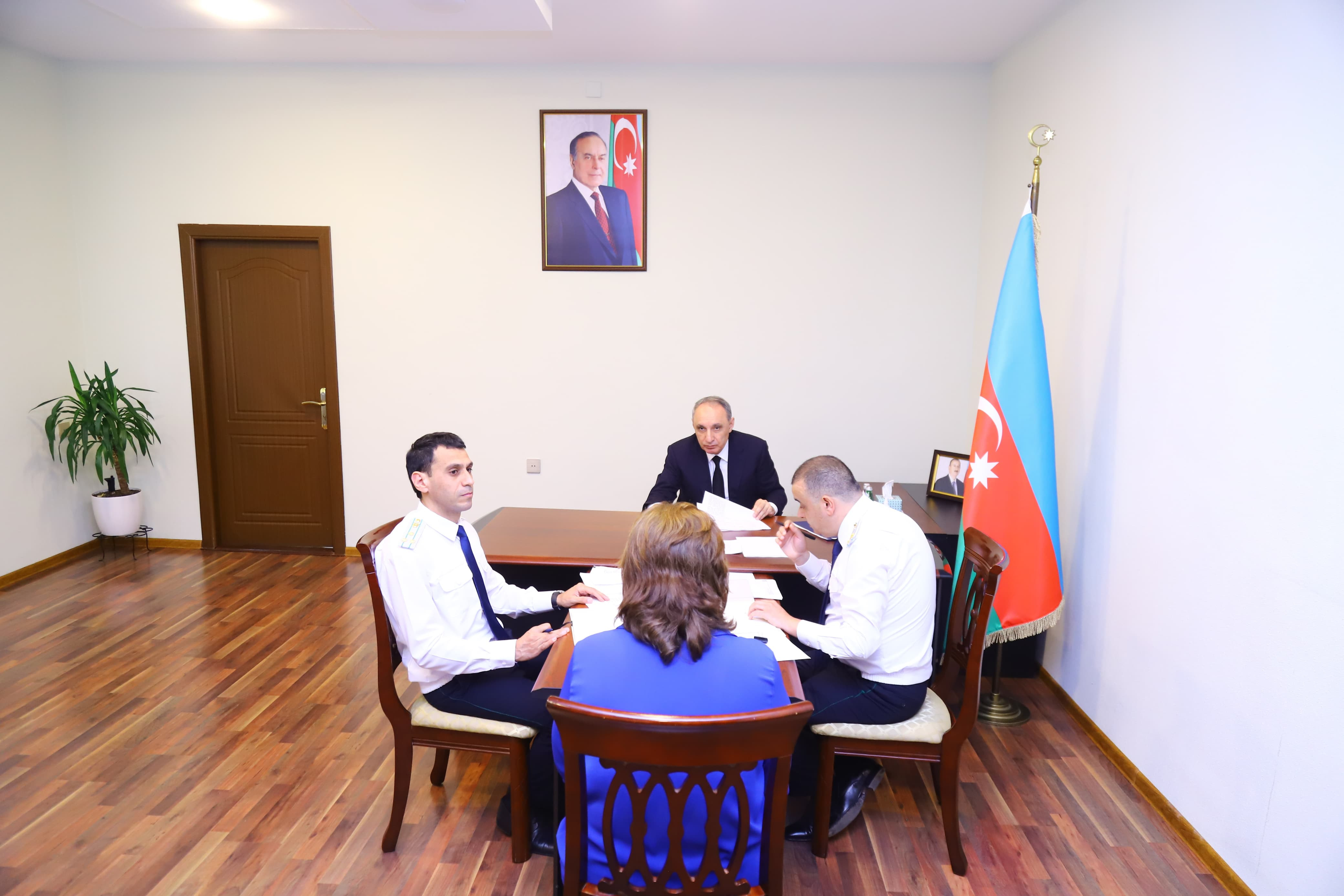 Baş prokuror Binəqədidə vətəndaşları qəbul edib - FOTO
