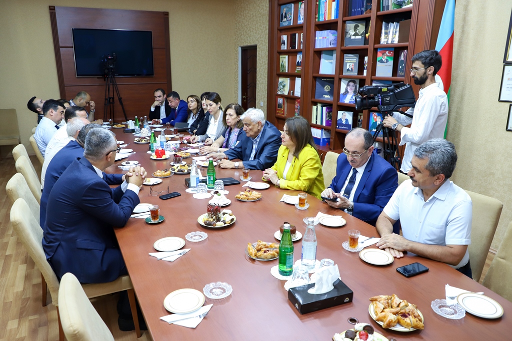 ADU-da imtahan sessiyasını izləmək üçün mediatur təşkil olunub - FOTOLAR
