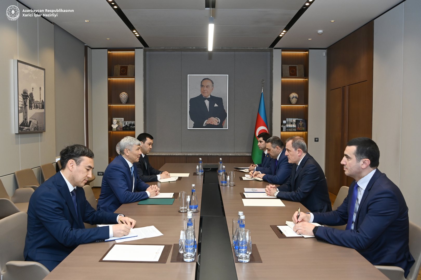 Ceyhun Bayramov yeni səfiri qəbul edib