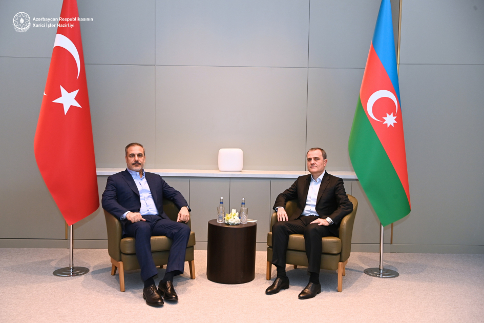 Ceyhun Bayramov Hakan Fidanla nəyi müzakirə etdi... - TƏFƏRRÜAT