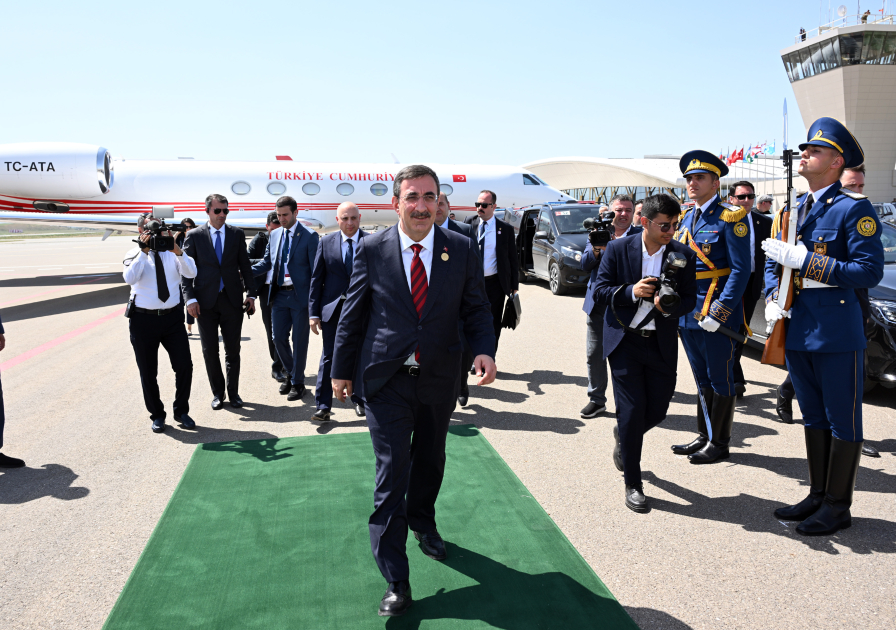 Türkiyənin vitse-prezidenti Azərbaycandan getdi