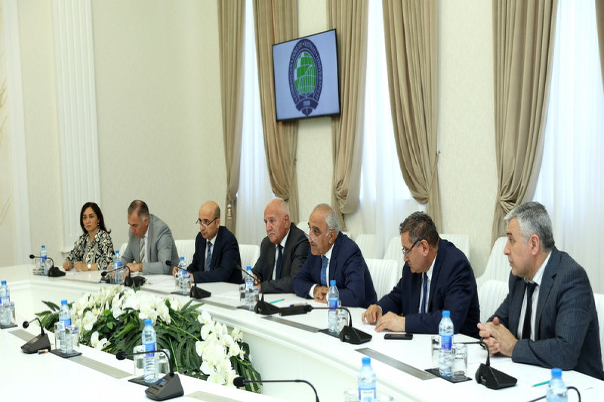 UNEC-də yaz sessiyasının sonuncu “Açıq Qapı” günü - FOTOLAR