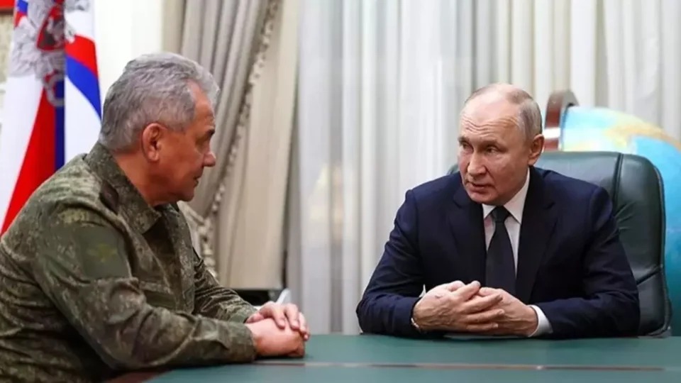 Putin Şoyqunun köməkçilərini işdən çıxardı