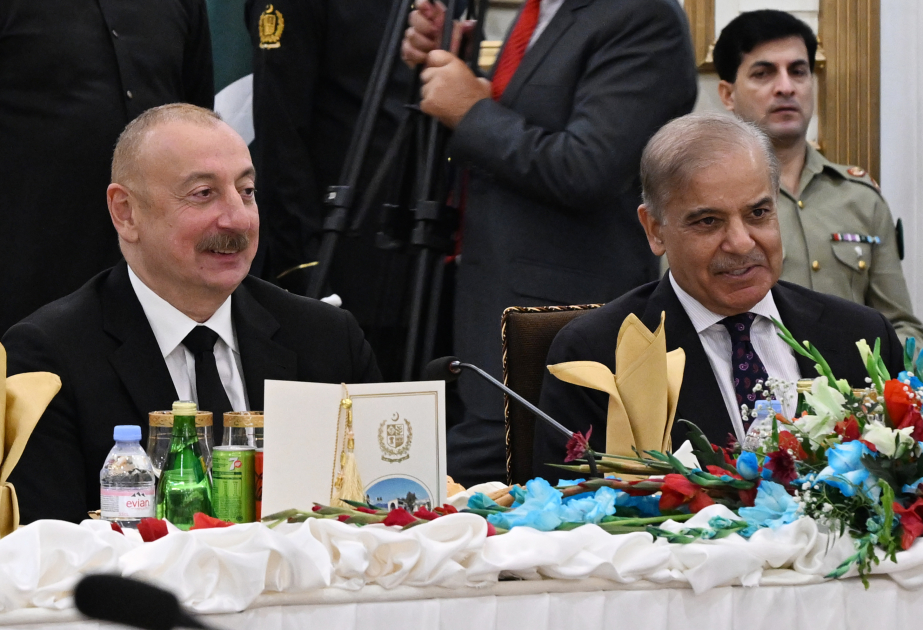 Azərbaycan Prezidentinin şərəfinə rəsmi nahar verilib
