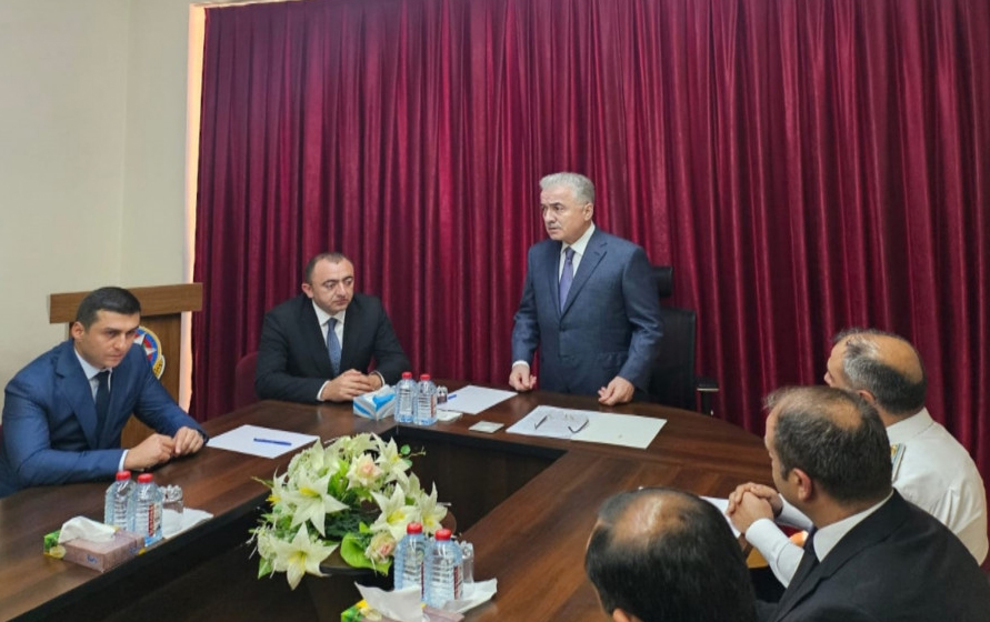 Yeni icra başçısı kollektivə təqdim edildi 