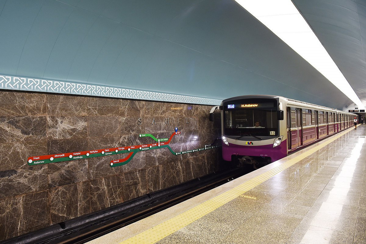 Metroda problem yarandı