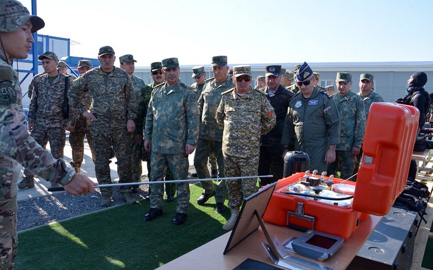 Hərbçilərimiz Qazaxıstanda tranşey döyüşü nümayiş etdilər - FOTO