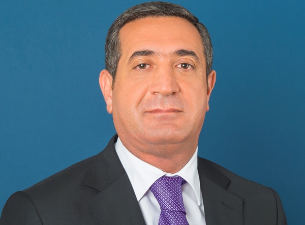 Hakim partiya daha bir deputatı siyahıdan kənarda saxladı