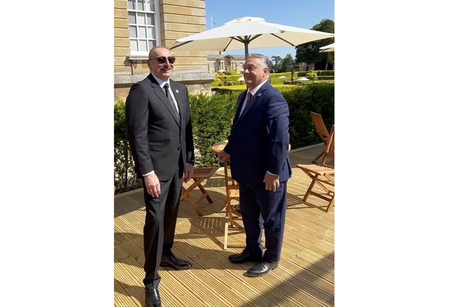 Prezident Viktor Orbanla söhbətləşdi