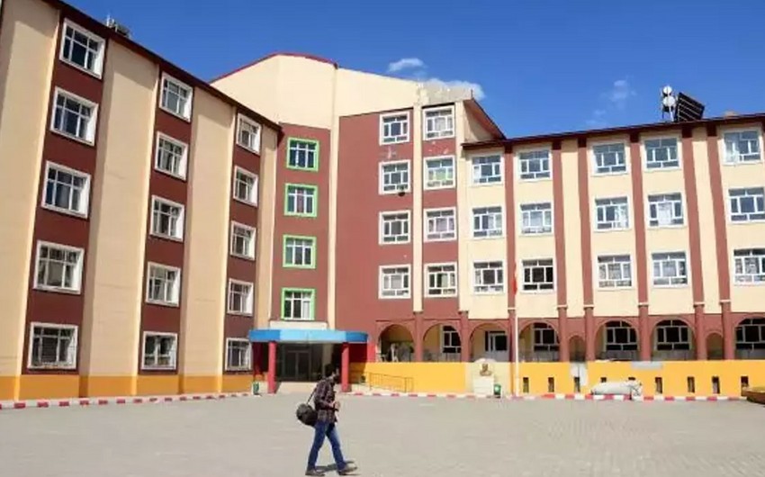 Türkiyədəki alman məktəblərinə yerli vətəndaşların qəbulu dayandırıldı