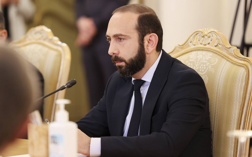 Ararat Mirzoyan Yunan Kiprinə səfər edib