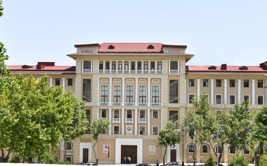 Hökumətdən jurnalistlərlə bağlı yeni QƏRAR
