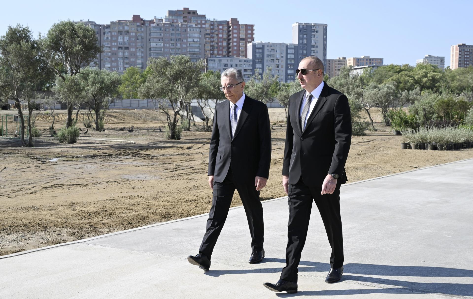 İlham Əliyev yeni yaradılan parkda - FOTOLAR