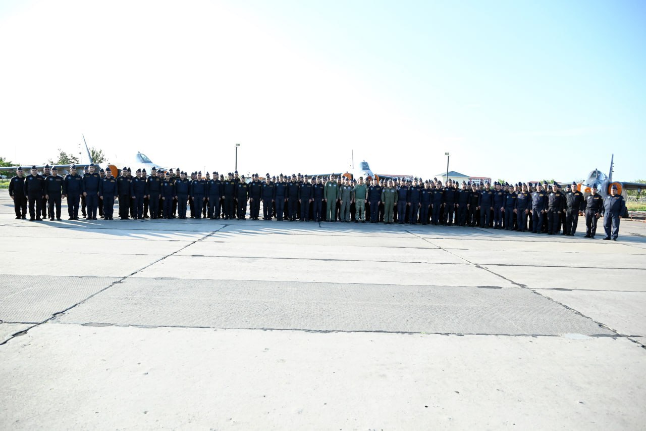 Kərim Vəliyev hərbi hissələrin döyüş fəaliyyətini yoxladı - FOTO