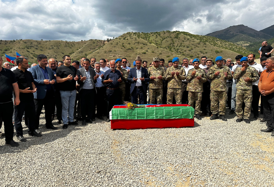 Şəhid Camal Quliyevin nəşinin qalıqları Laçında torpağa tapşırıldı