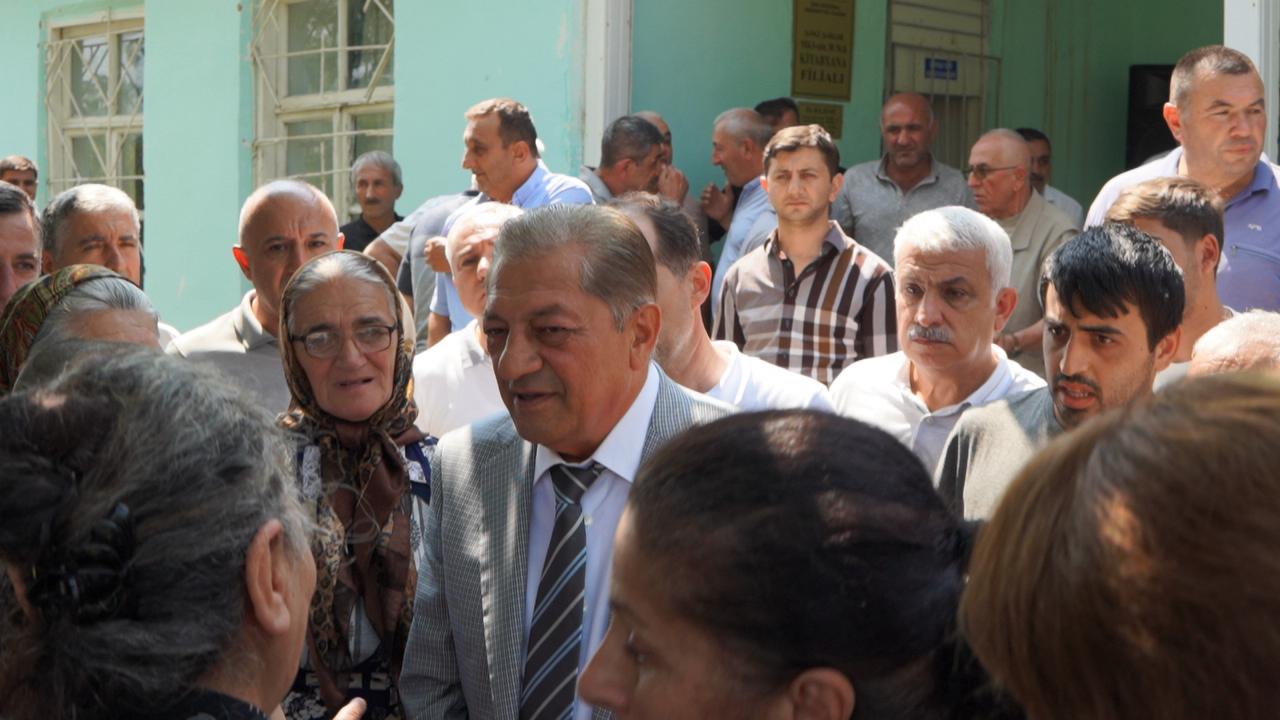Cavanşir Feyziyev Şəkidə seçicilərilə görüşüb