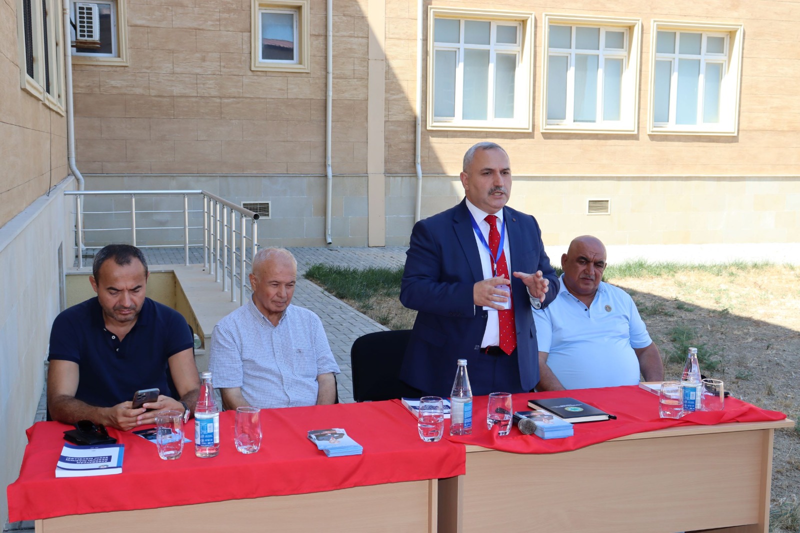 Azər Allahverənov Kürdəxanıda seçicilərlə görüşüb - FOTO