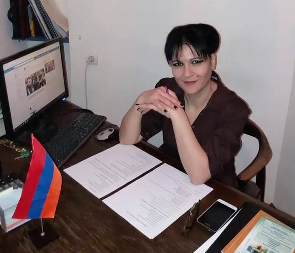 Rusiyaya səfir gedən Arsenyanın yerinə deputat seçilən QADIN
