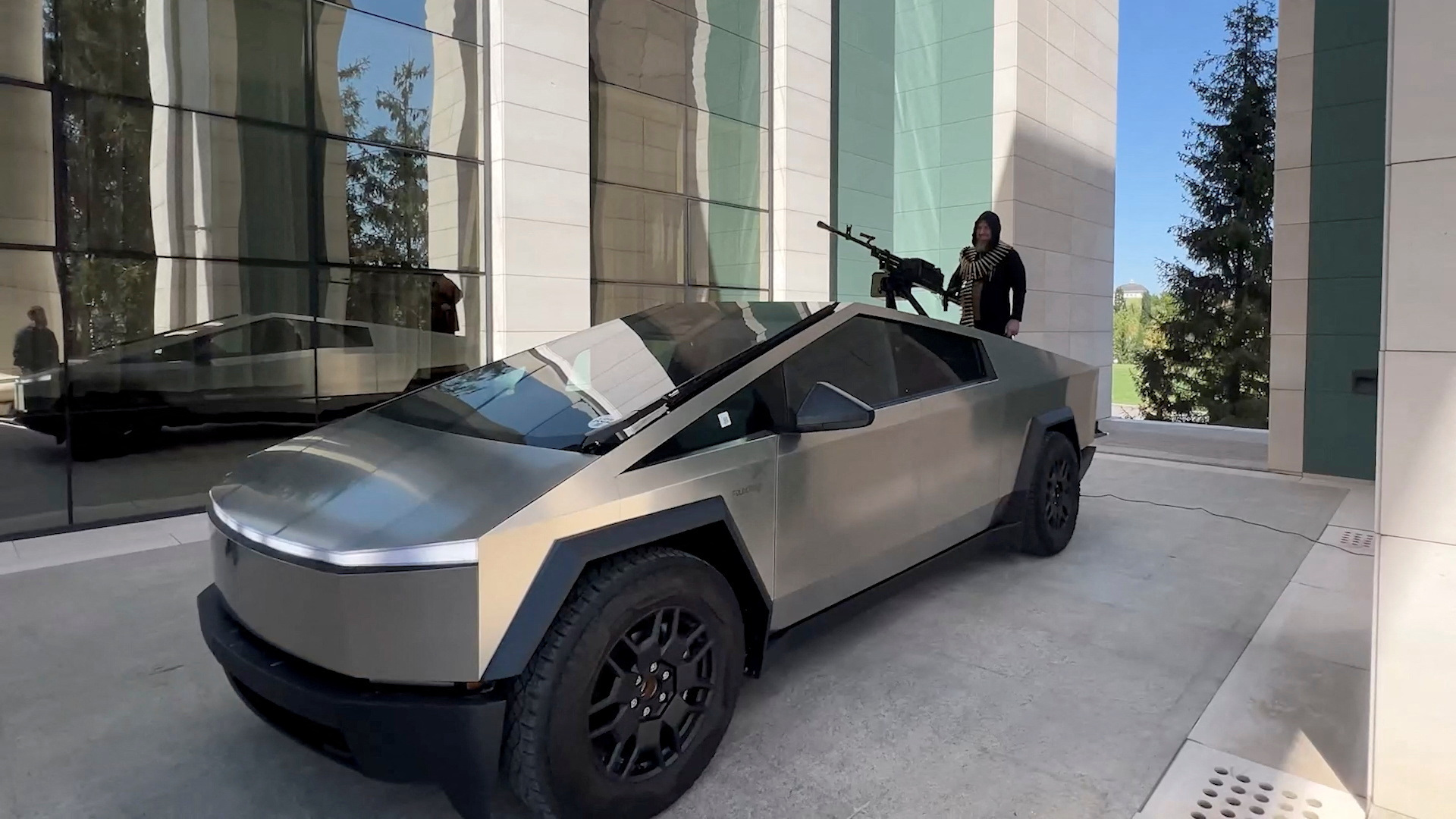 Kadırova "Cybertruck" verməmişəm - İlon Mask (VİDEO)