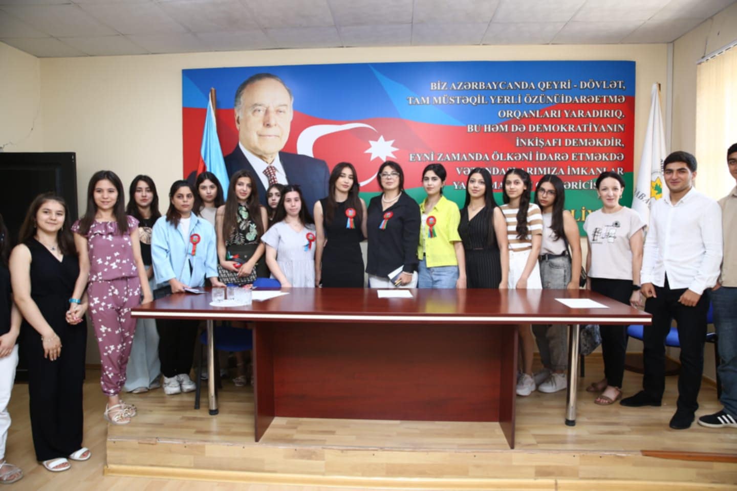 Səbinə Salmanova ilk dəfə səs verəcək seçicilərlə görüşüb – FOTOLAR 