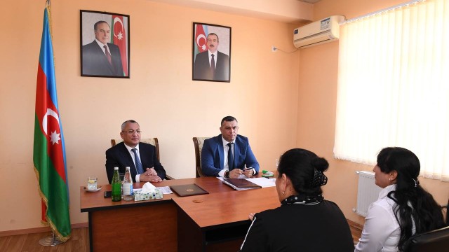 Rövşən Rzayev Bərdədə vətəndaşları qəbul edib - FOTOLAR