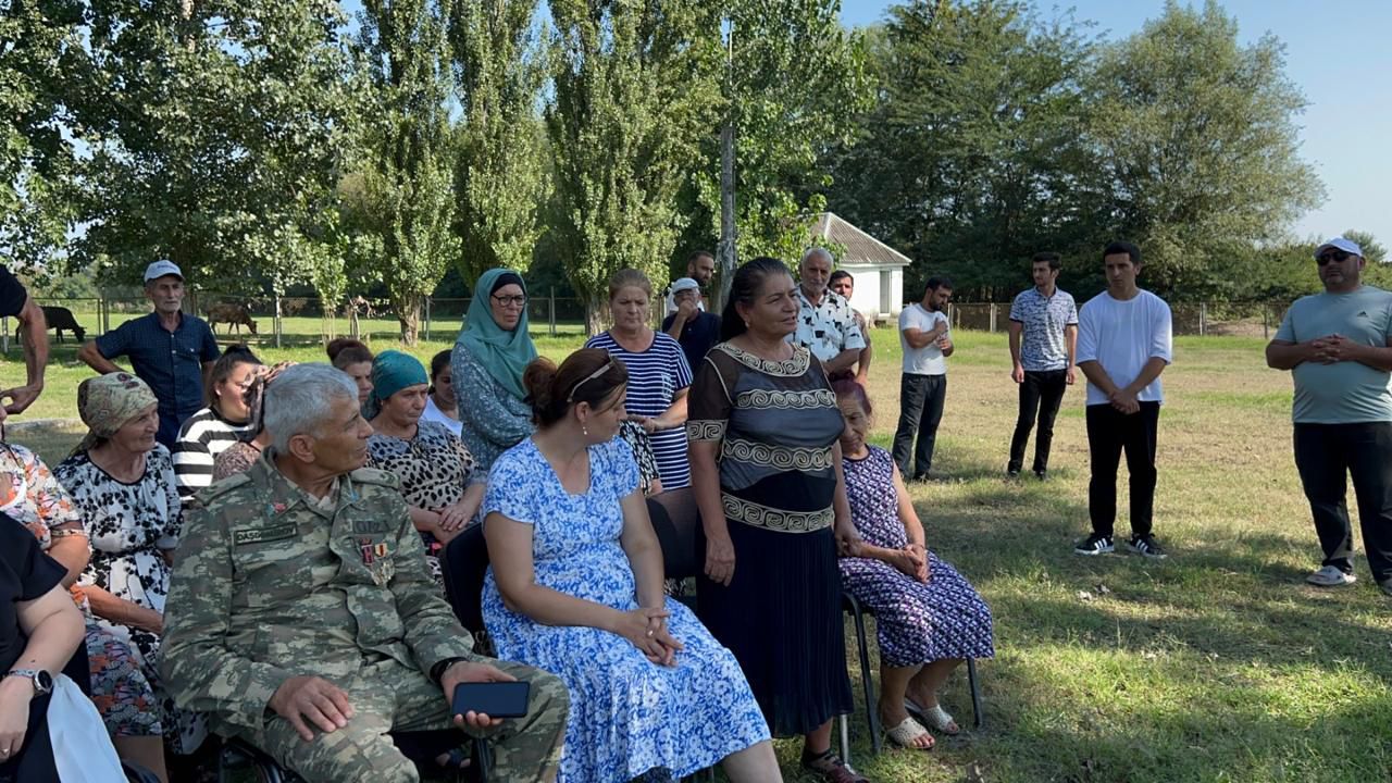 Azər Kərimli seçicilərlə görüşüb - FOTO