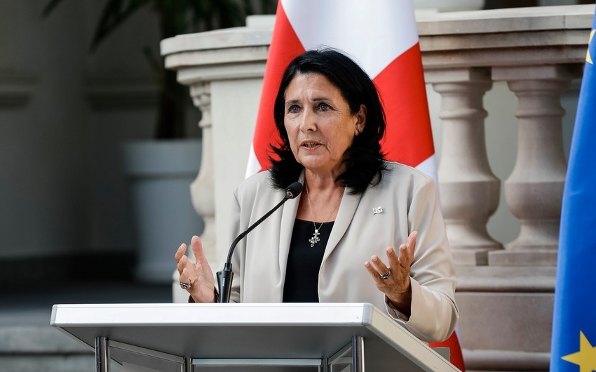 Zurabişvili qeyri-legitimliyini tanıyıb - Baş nazir
