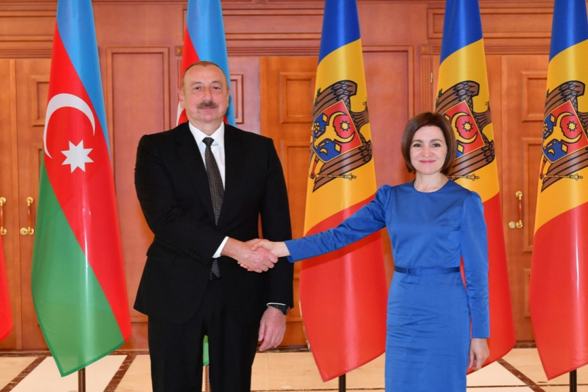 İlham Əliyev xanım prezidenti təbrik etdi