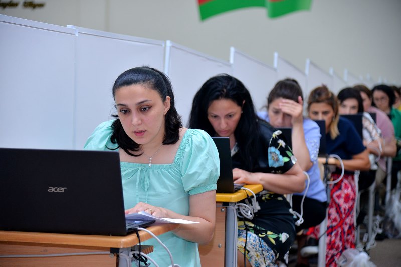 Sertifikasiyadan kəsilən 700 müəllim işlə təmin olunub