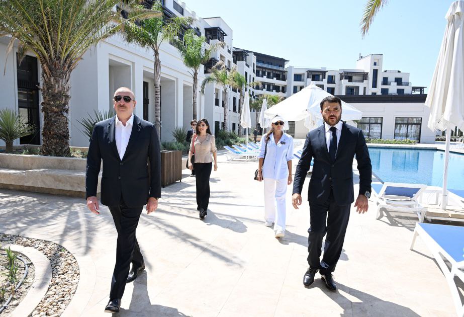 Prezident və birinci xanım hotelin açılışında - FOTOLAR
