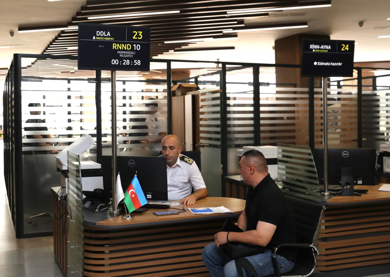 Sənədlərin verilməsi prosesi &ldquo;Bakı KOB evi&rdquo;ndə davam edir