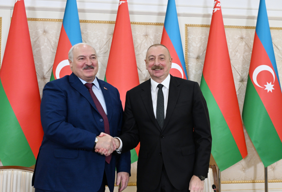 İlham Əliyev Lukaşenkoya zəng etdi