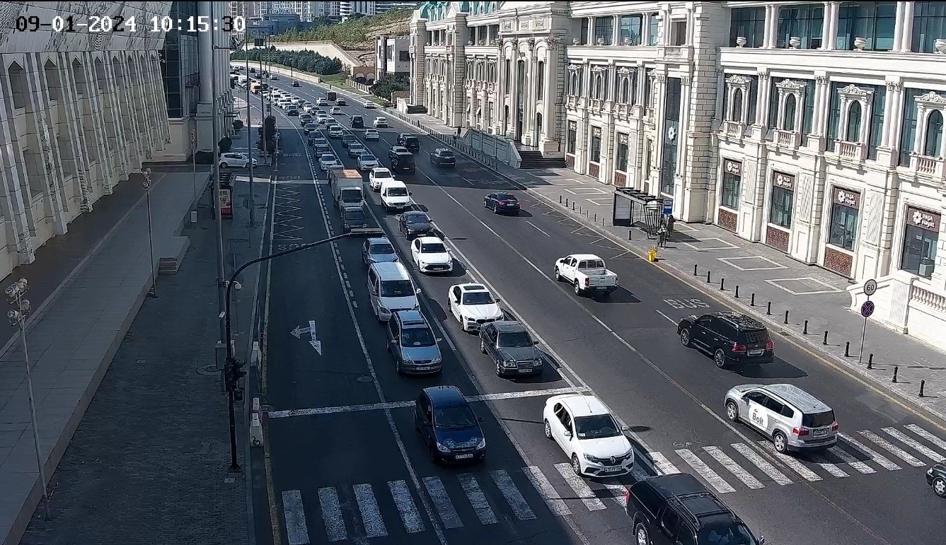 Bu yollarda tıxac var - FOTOLAR
